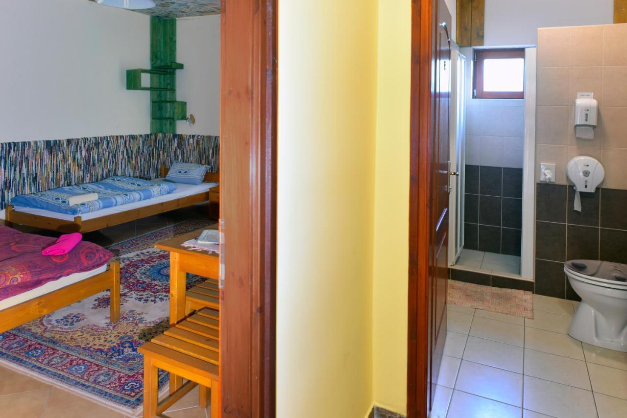 Nyakigláb Villa Szegi Exterior foto