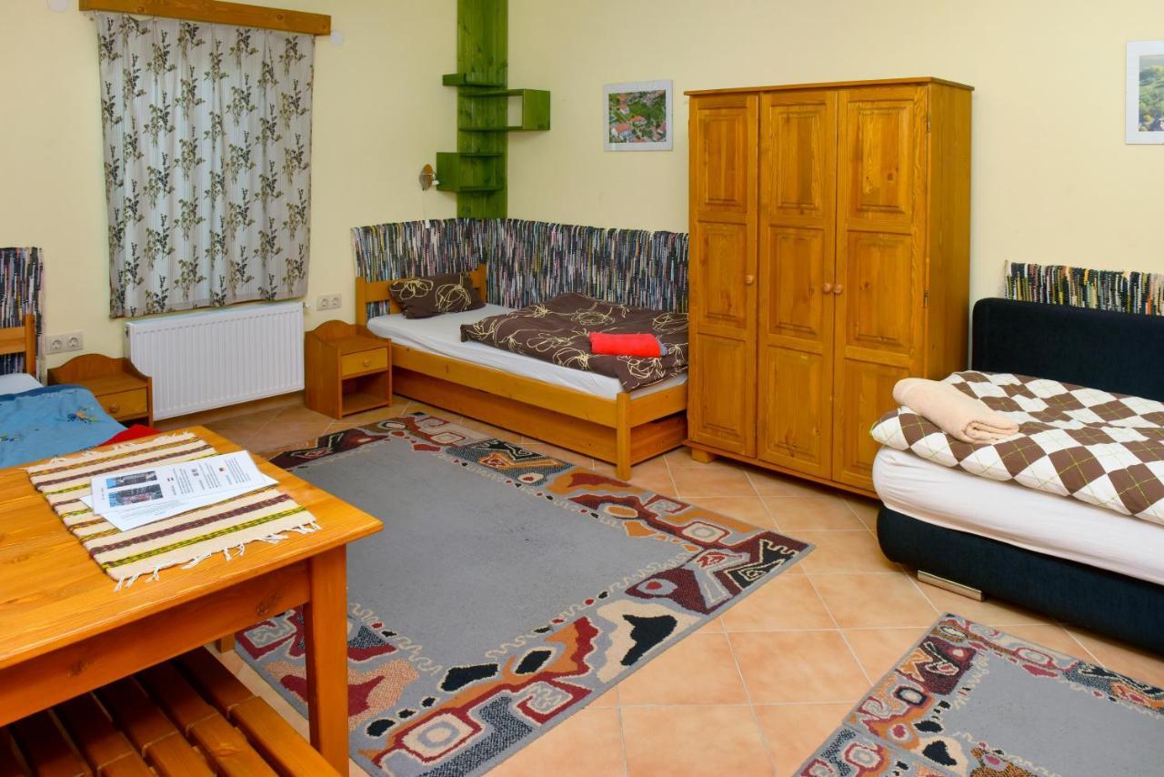 Nyakigláb Villa Szegi Exterior foto